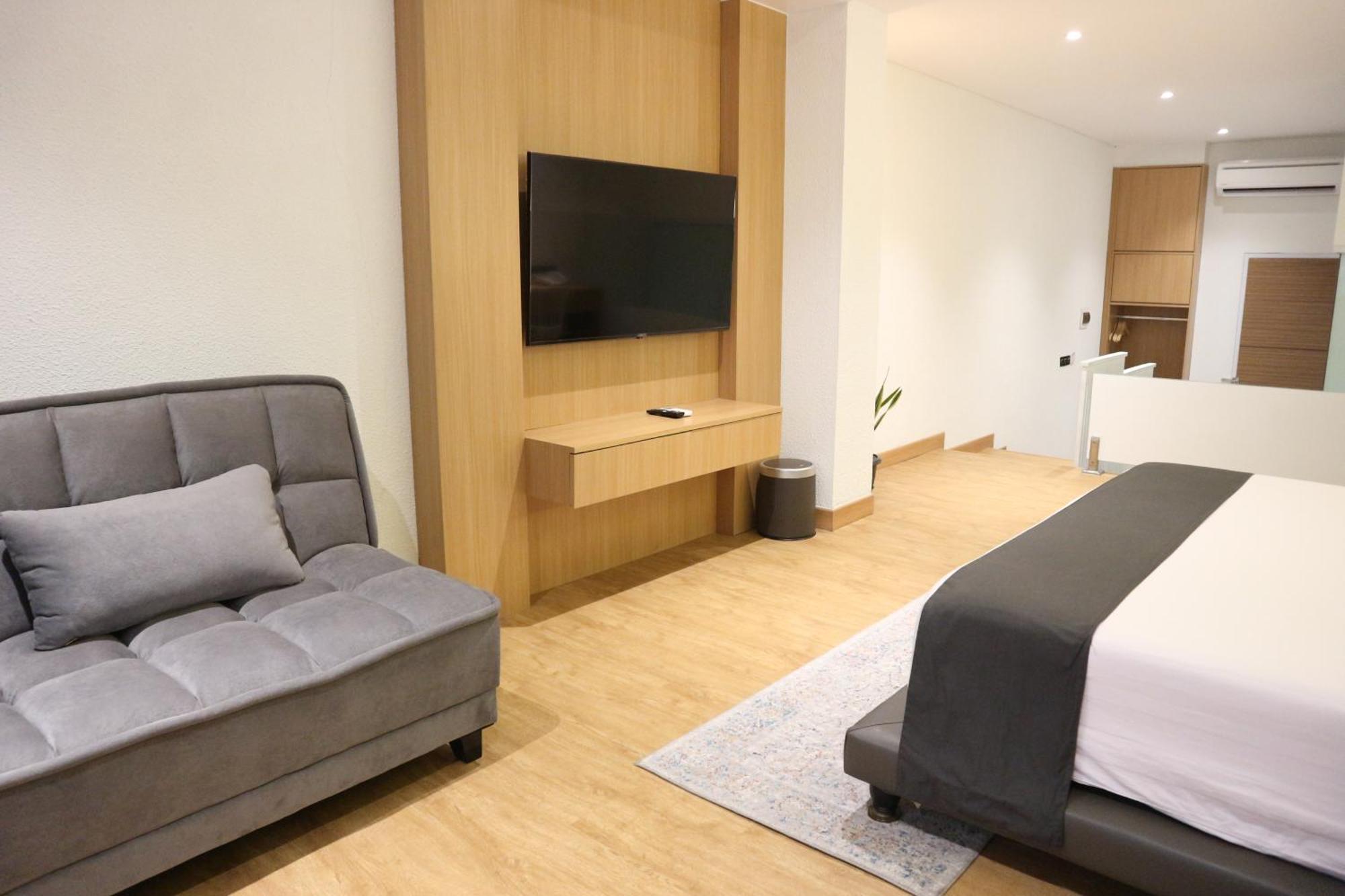 Treehouse Suites - Boutique Serviced Apartment Cakarta Dış mekan fotoğraf