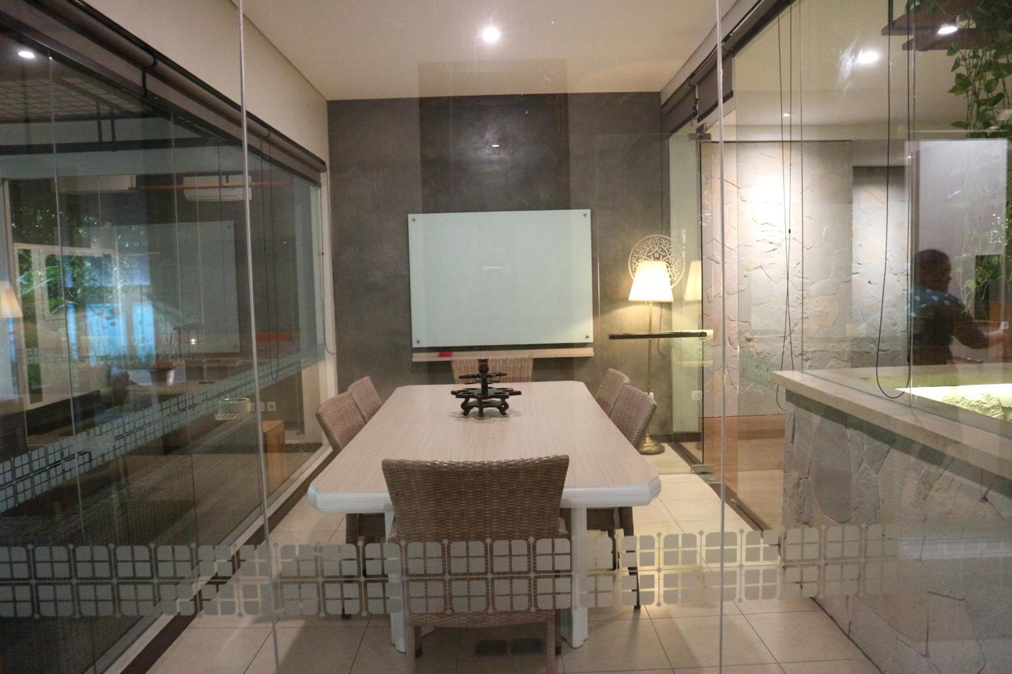 Treehouse Suites - Boutique Serviced Apartment Cakarta Dış mekan fotoğraf